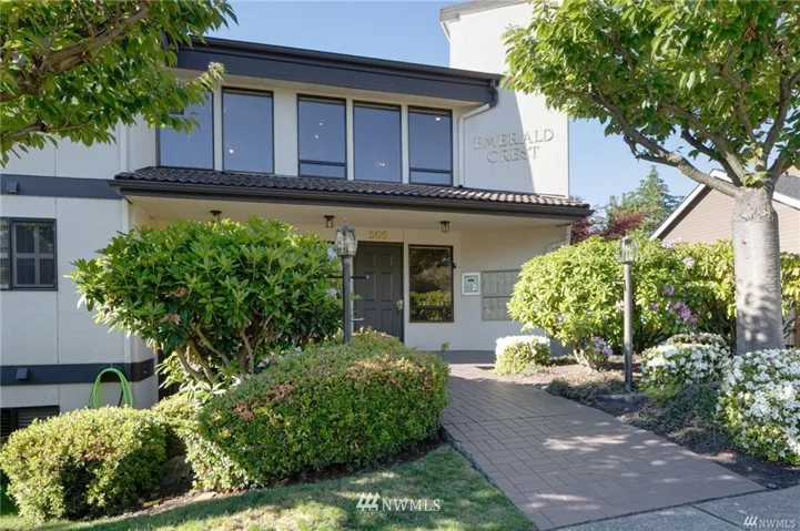 Charming 10 unit condo located a short walk from downtown Edmonds!