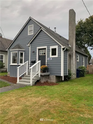 Charming curb appeal...