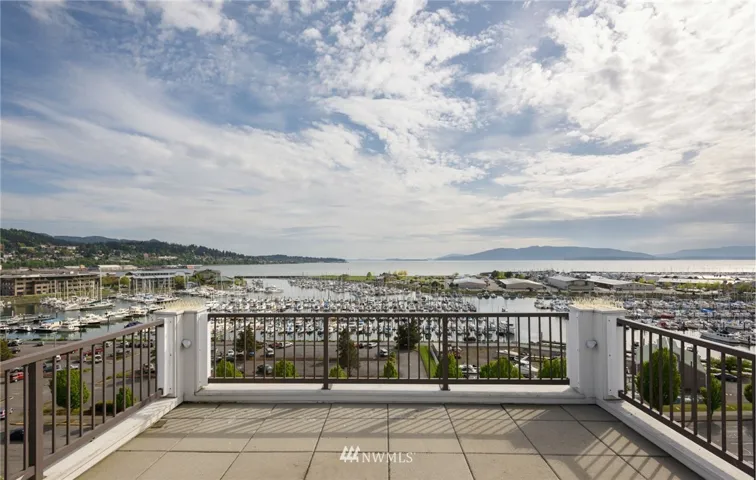 Amazing views of Bellingham Bay and the city from this roof top deck!
