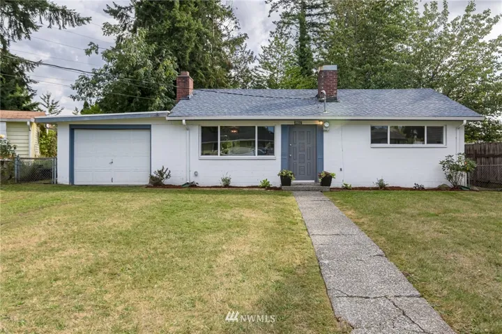 Beautifully updated Renton Highlands Rambler awaits new owner!
