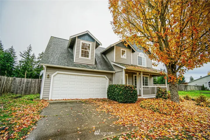 Welcome Home! Away from the city bustle yet less than 5mins from I-5 for easy commuting.