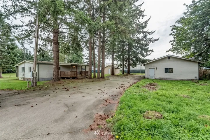 Welcome to 945 Adrian Dr