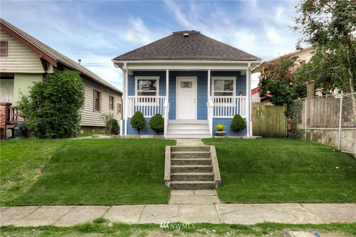 Quaint Cape Cod Home