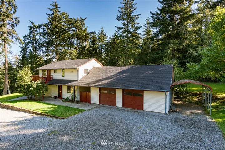 Welcome home! 1530 square feet plus oversized 2 car garage and boat storage