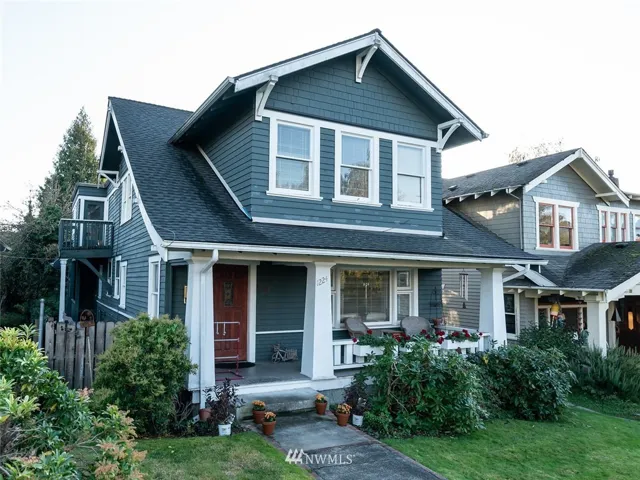Welcome to 1224 N J St which is on the  Registry of Historical Homes.  New roof installed in 2015.
