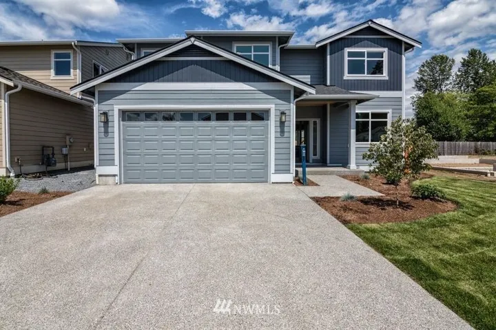 Photos are from our Model home at Cascade Breeze detailing the 2302 sq ft Kayak plan and are for illustration purposes only.  There may be enhancements that are pictured but not available with every floor plan.