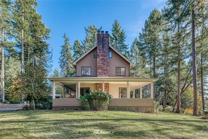 Traditional 3-Story Farmhouse, 7 Acres, 290’ Puget Sound High-Bank Waterfront