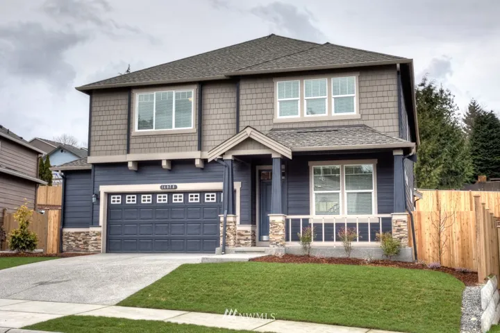 ALL PHOTOS REPRESENTATIVE. MAY DEPICT COST ADDED OR UNAVAILABLE FEATURES.