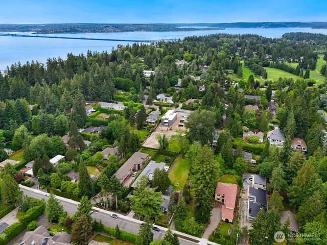 7658 Ne 12th Street, Medina, WA 98039