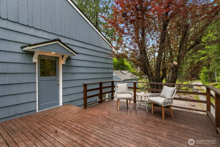7658 Ne 12th Street, Medina, WA 98039