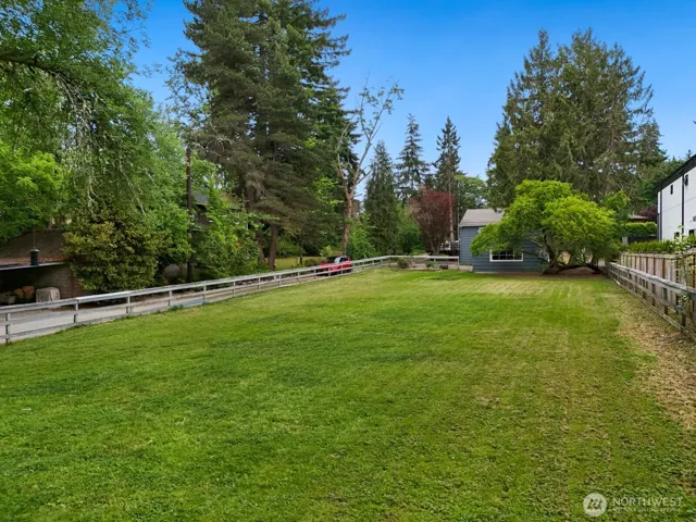 7658 Ne 12th Street, Medina, WA 98039