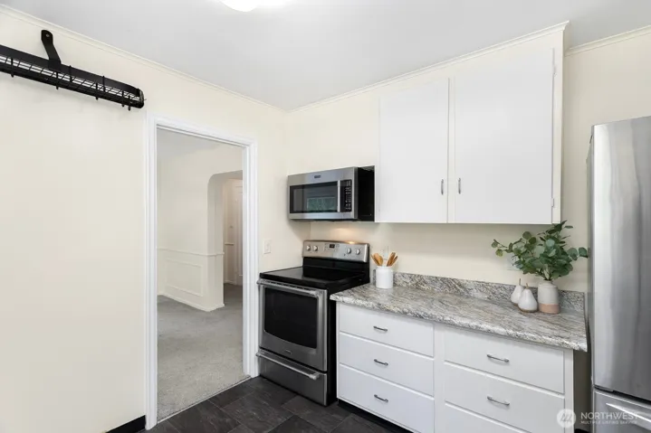 7658 Ne 12th Street, Medina, WA 98039