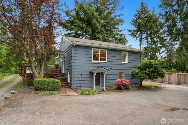 7658 Ne 12th Street, Medina, WA 98039