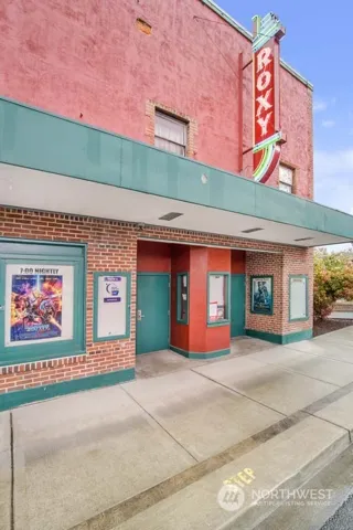 Welcome to The Roxy Theater