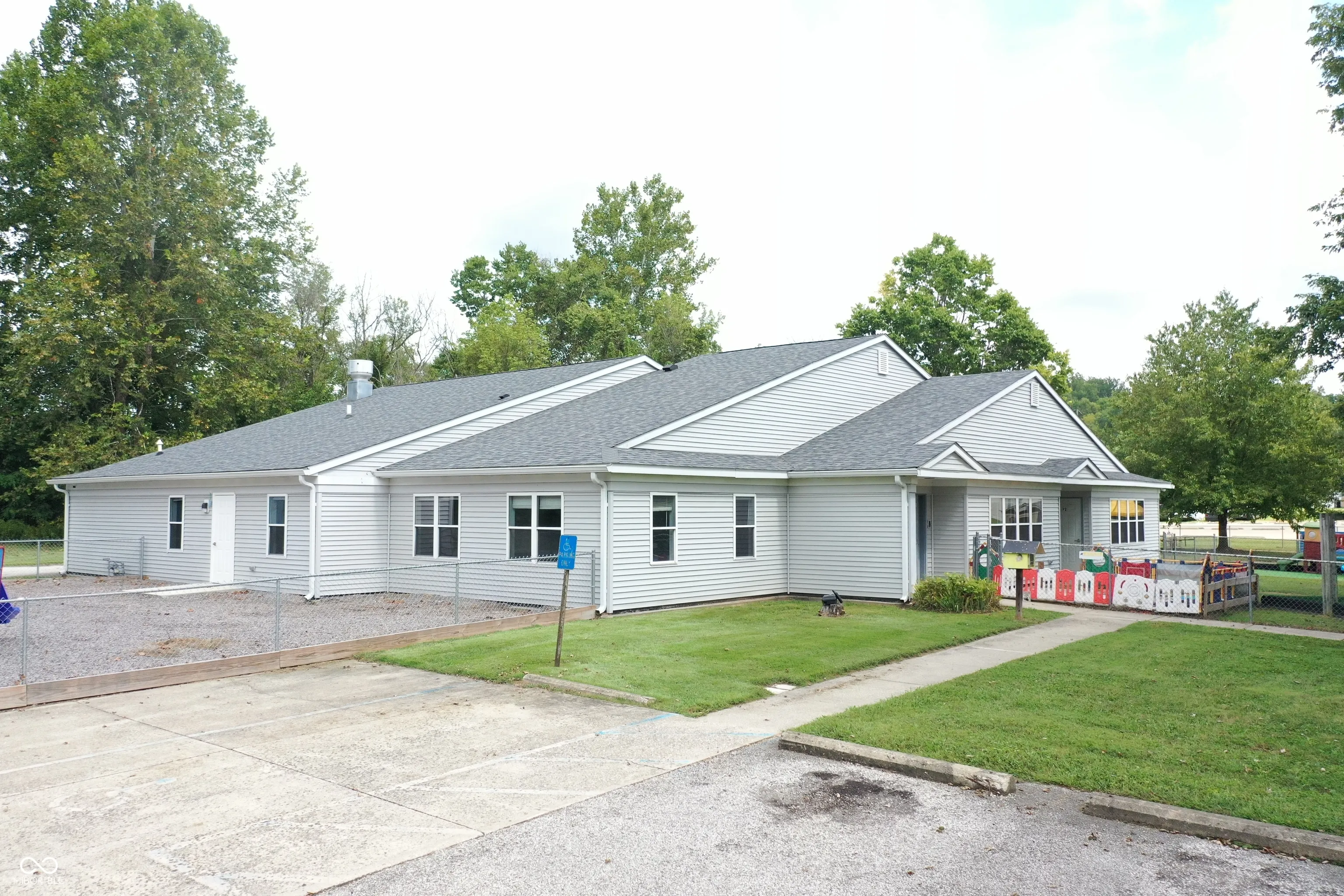 911 Hillside Ave, Spencer, IN 47460
