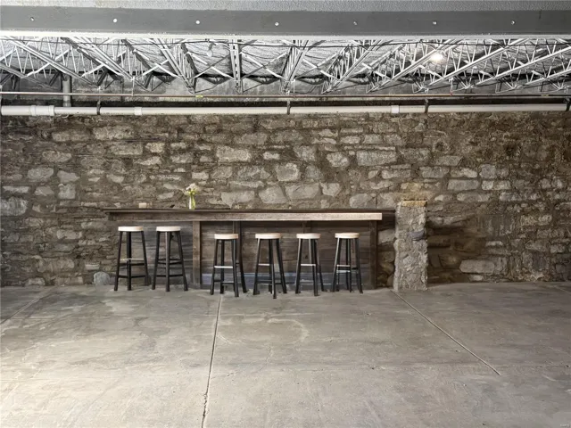 Mockup bar (AI generated)