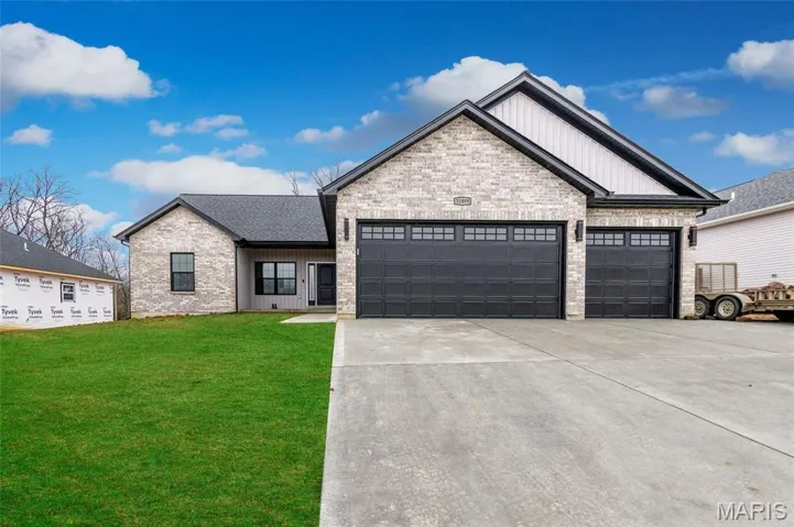 Pictures of a Previous Model, not all features are included