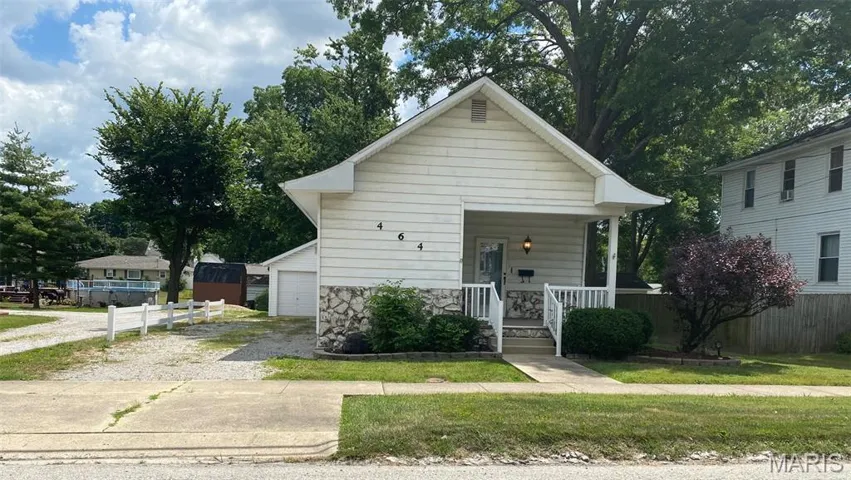 Front view of home