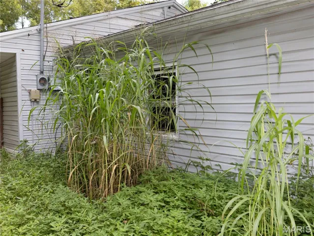 View of side of home