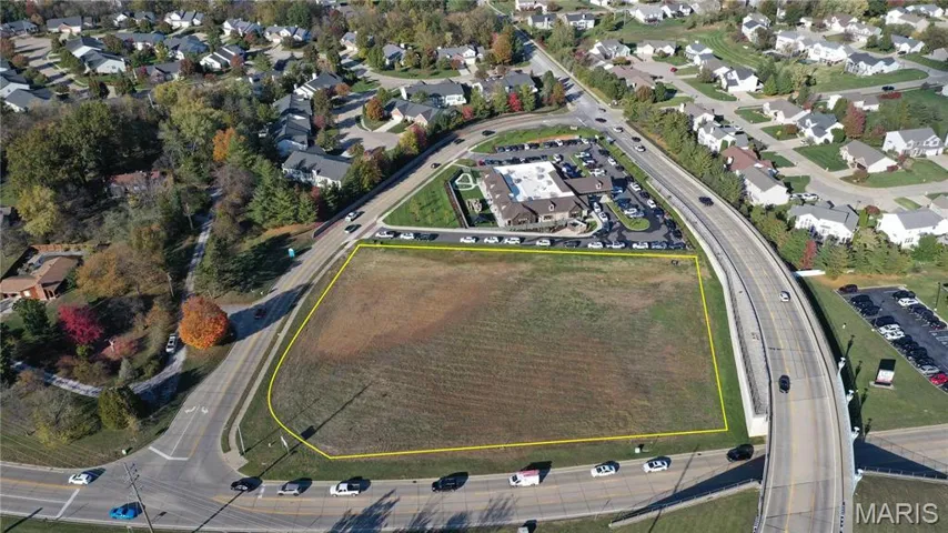 Aerial view with approx lot lines