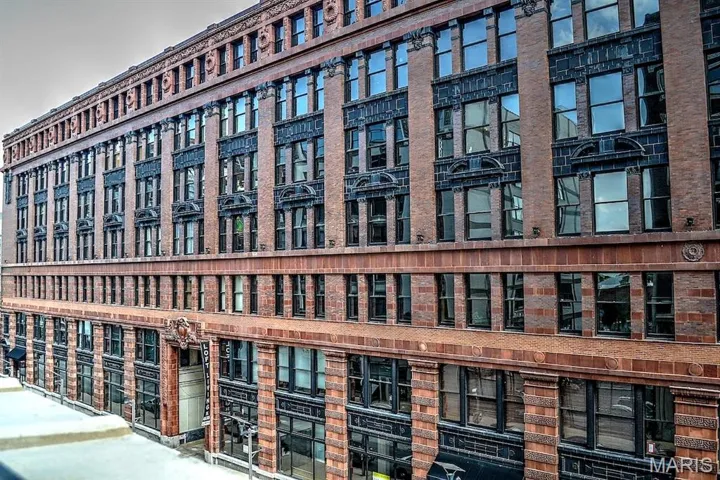 Welcome to Ely Walker Lofts - Located in The Heart of St Louis Loft District - 1520 Washington Avenue...