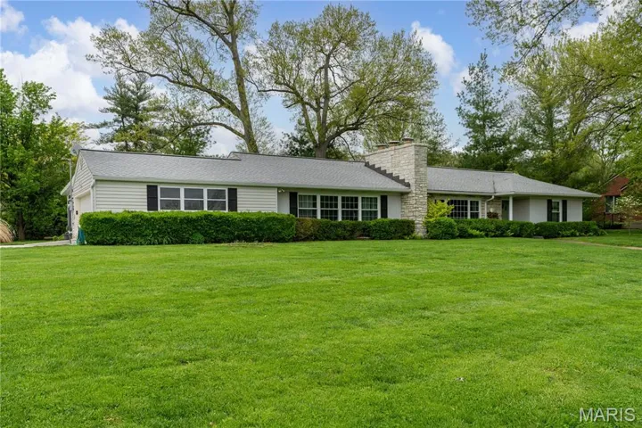 Welcome to 31 S. Tealwood Dr!