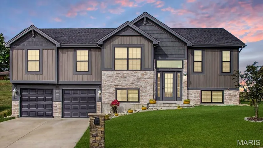 The Folkstone by Northern Star Homes offers a modern twist with its open concept