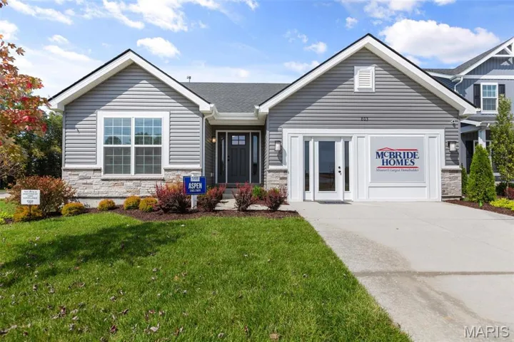 View of front facade with a front lawn