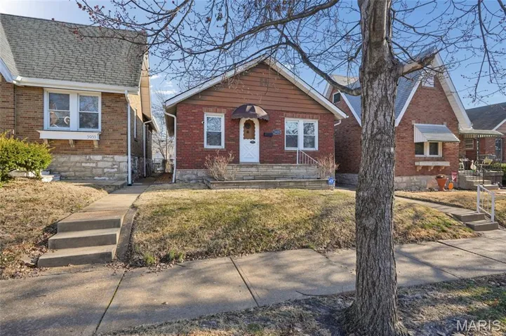 Life the South City lifestyle! This two-bedroom, one-bathroom house offers approximately 1,152 square feet of living space.