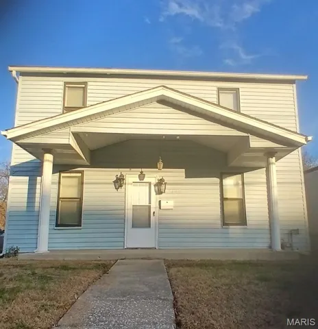 View of front of house featuring a porch