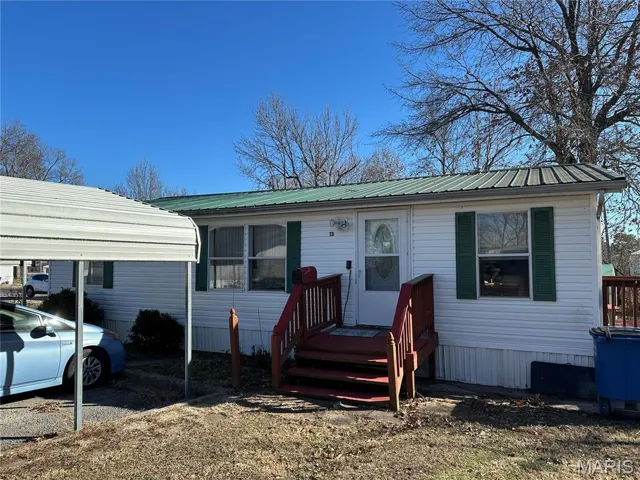 Manufactured / mobile home with a metal roof