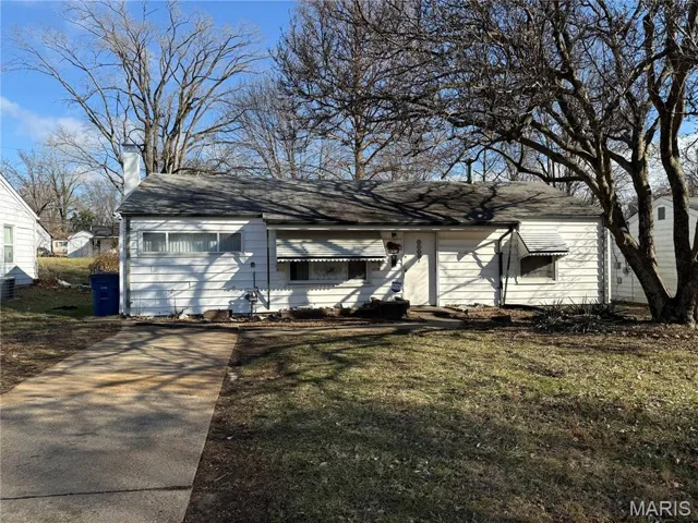 Ranch home with a level yard!