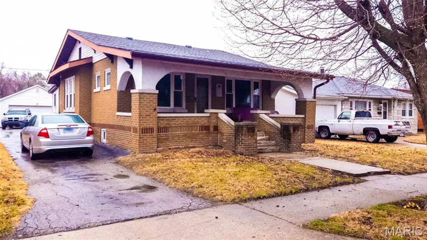 Welcome to 2317 Waterman Ave