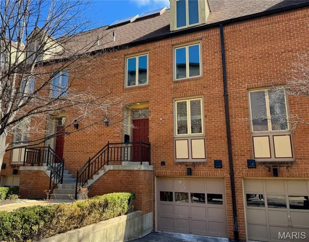 Welcome to 104 West Pine Place!