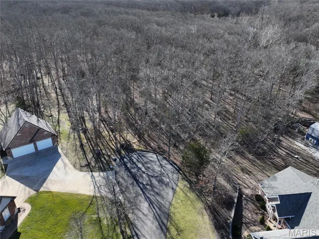 Lot located at end of cul-de-sac