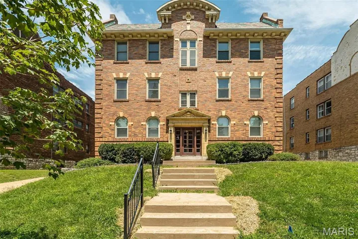 Gorgeous renovated 2 bedroom