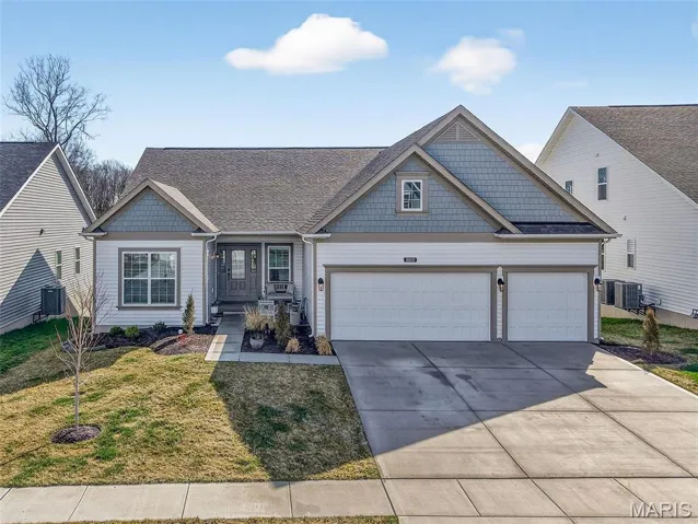 If you have been looking for a home in Cottleville Trails but didn't want to wait to build, this is the perfect home for you!