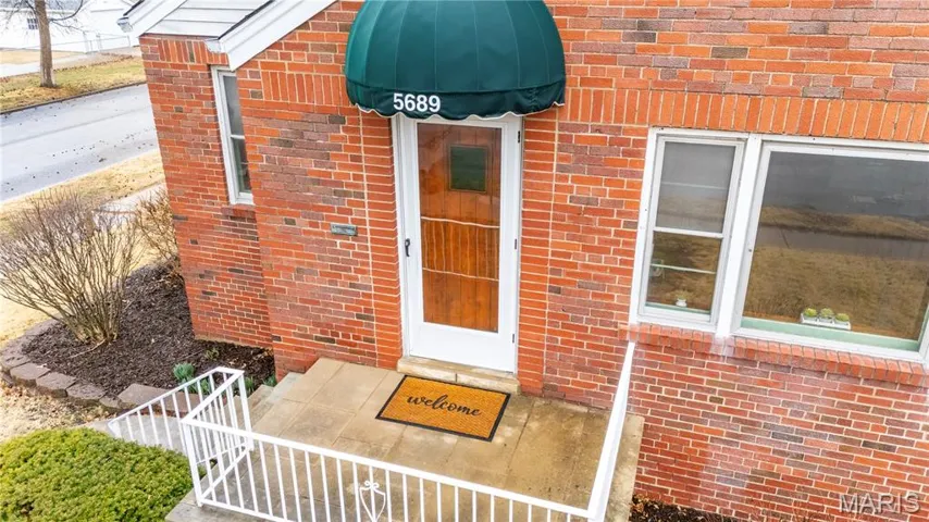 Welcome to 5689 Pernod Avenue, St. Louis, MO 63139.