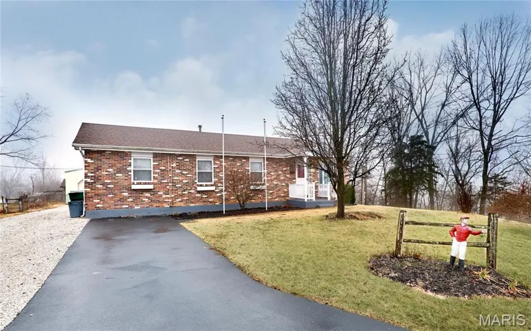 Welcome to 4938 Ben Myr Dr!!