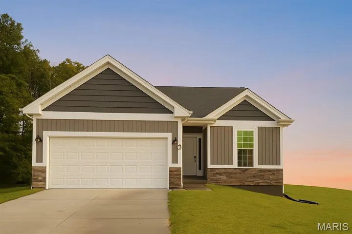 2 Bed / 2 Bath / 2 Car Garage + full basement, quartz countertops, upgraded flooring and 9' ceilings Northern Star Homes