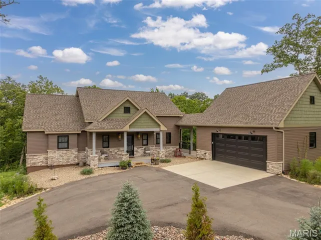 2740 Tyrol View offers plenty of privacy, easy access to lakes Frieden and Tyrol