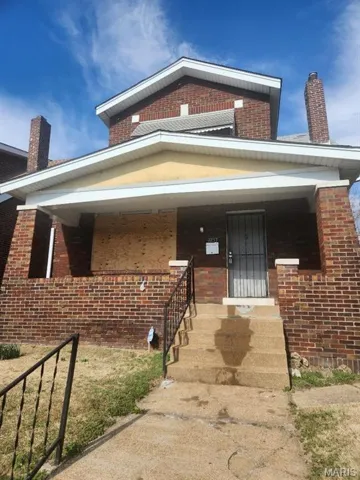 All Brick Must See Potential - Neighborhood Assosciation