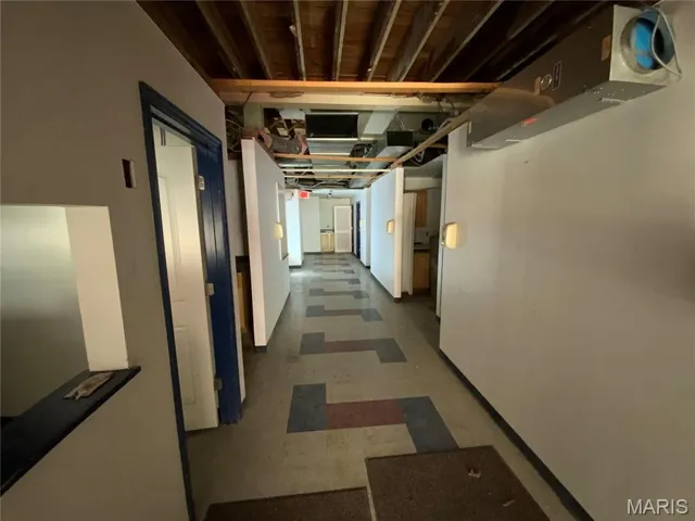 Unit 1714 Center Hallway