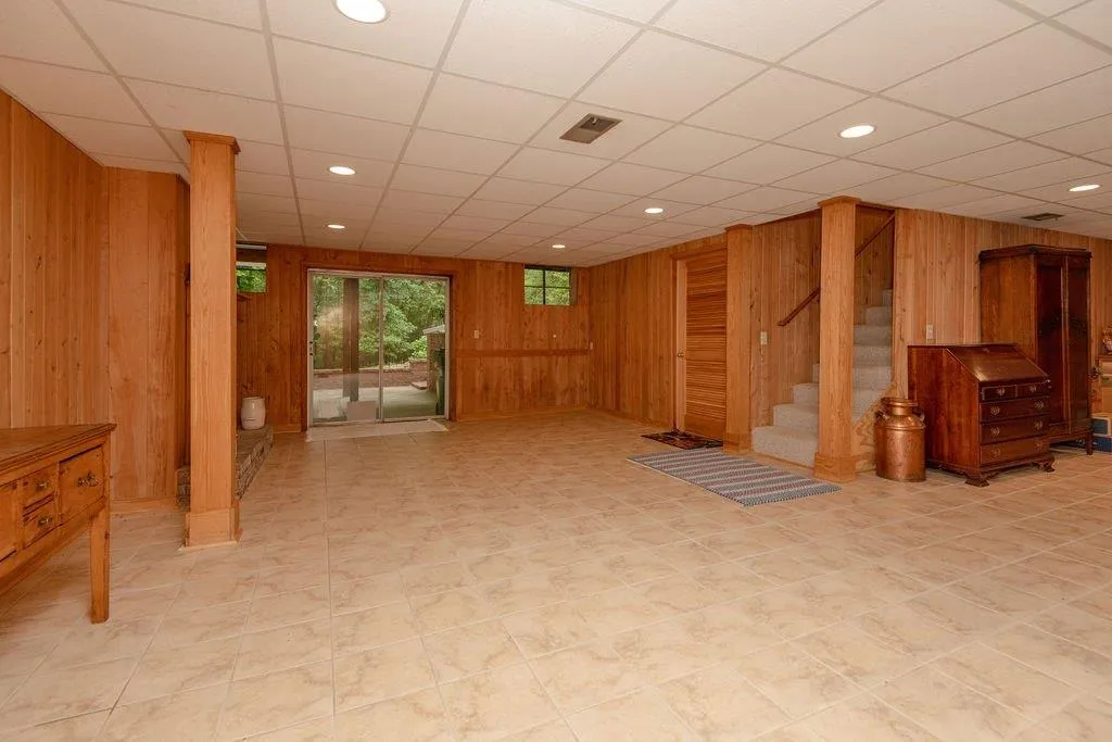 There's even an alcove great for bedroom, office, play area etc! There's even an alcove great for bedroom, office, play area etc!