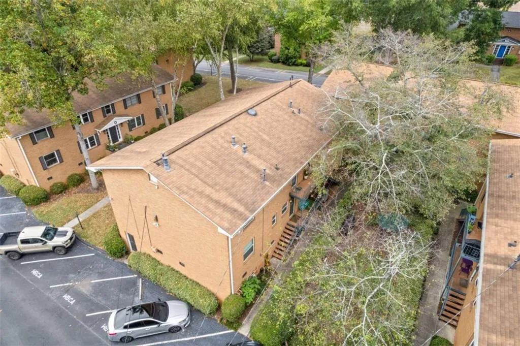 3510 Roswell Road Apt C2, Atlanta, Georgia 30305, 2 Bedrooms Bedrooms, ,2 BathroomsBathrooms,Residential,For Sale,3510 Roswell Road Apt C2,7655640