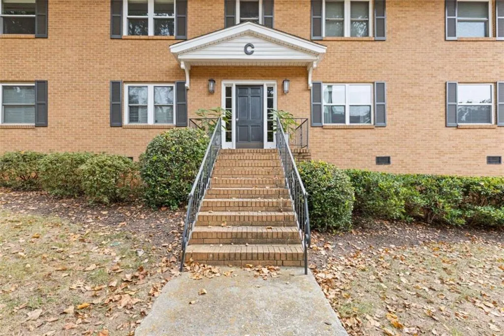 3510 Roswell Road Apt C2, Atlanta, Georgia 30305, 2 Bedrooms Bedrooms, ,2 BathroomsBathrooms,Residential,For Sale,3510 Roswell Road Apt C2,7655640