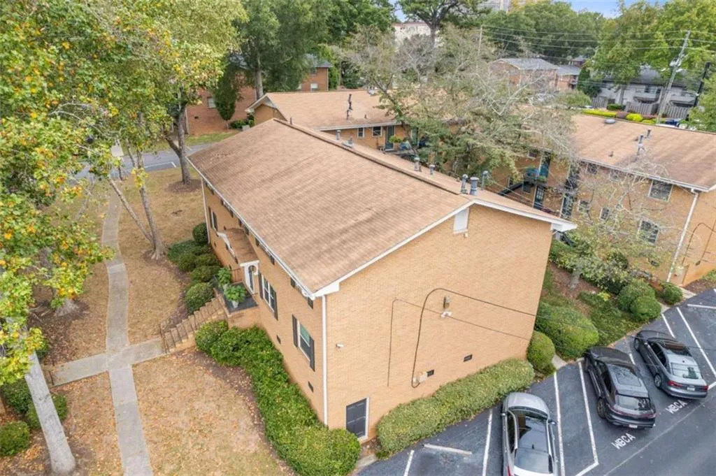 3510 Roswell Road Apt C2, Atlanta, Georgia 30305, 2 Bedrooms Bedrooms, ,2 BathroomsBathrooms,Residential,For Sale,3510 Roswell Road Apt C2,7655640