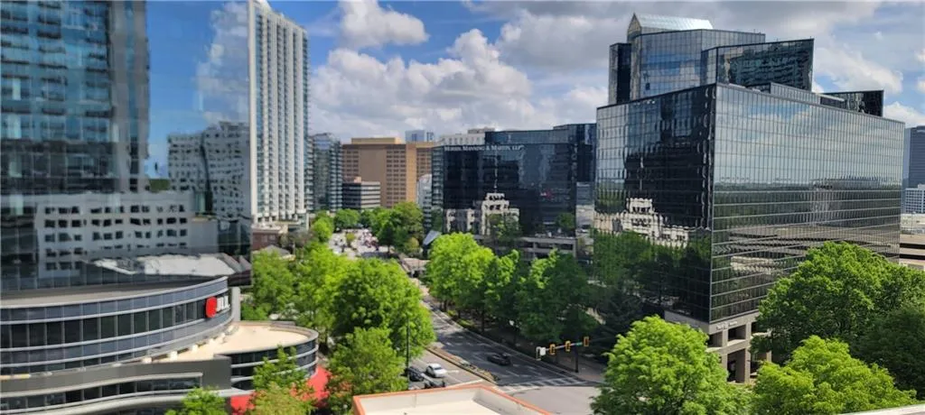 3324 Peachtree Road Ne, Atlanta, Georgia 30326, 2 Bedrooms Bedrooms, ,2 BathroomsBathrooms,Residential,For Sale,3324 Peachtree Road Ne,7556251