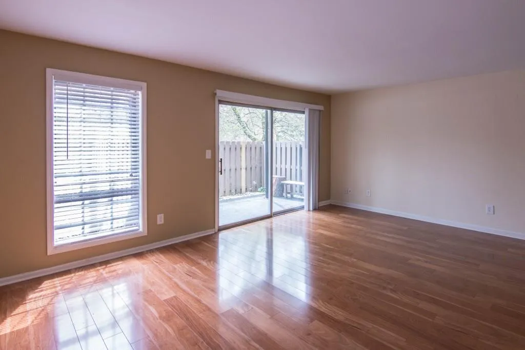 6851 Roswell Road Unit F-25, Sandy Springs, Georgia 30328, 2 Bedrooms Bedrooms, ,2 BathroomsBathrooms,Residential,Sold,6851 Roswell Road Unit F-25,5991462