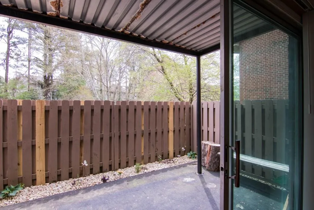 6851 Roswell Road Unit F-25, Sandy Springs, Georgia 30328, 2 Bedrooms Bedrooms, ,2 BathroomsBathrooms,Residential,Sold,6851 Roswell Road Unit F-25,5991462